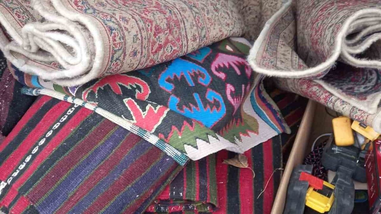 Mezarcı Kılığına Giren Hırsızlar Yakalandı