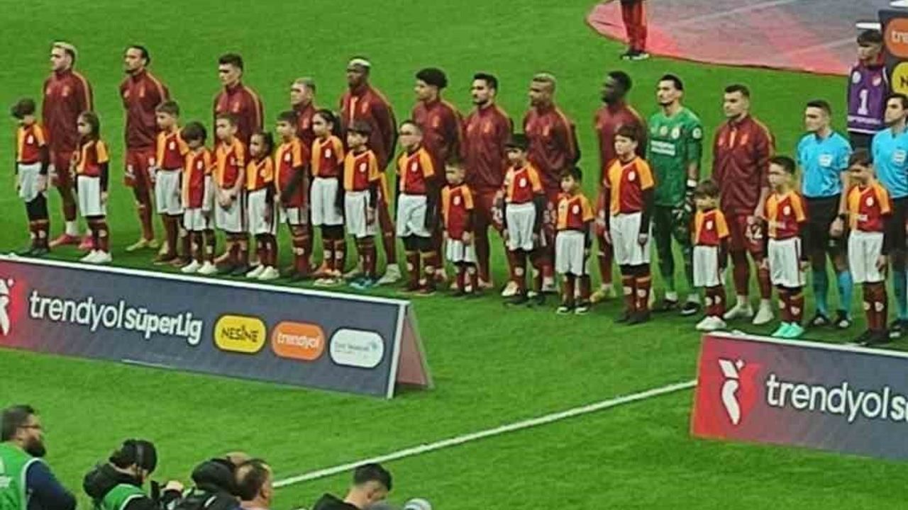 Milaslı Şehidin Çocukları Galatasaray'da Onur Konuğu Oldu