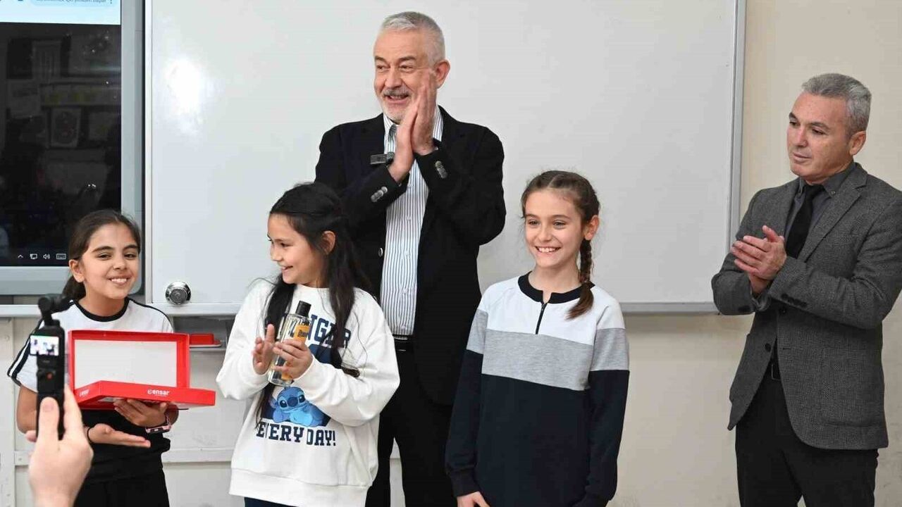 Minik Başkan Bilge'nin Sınıfı Şenlendi