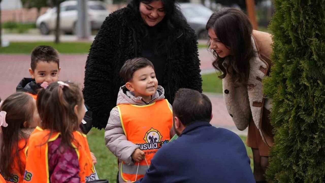 Minik Kalplerle Büyük İyilikler