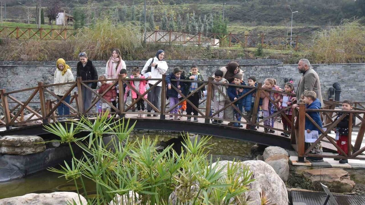 Minik Öğrenciler Bitki Çeşitliliğini Öğreniyor