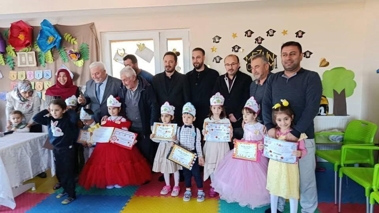 Minik Öğrenciye Anlamlı Kur'an Kutlaması