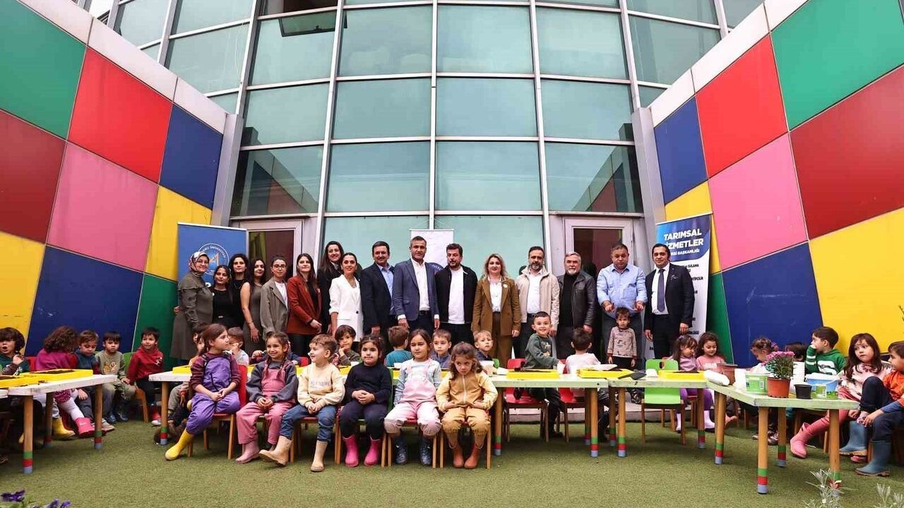 Minikler Toprakla Buluştular: "Bir Saksı, Bir Umut" Projesi
