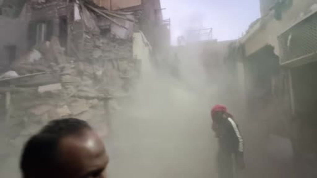 Mısır'da Beş Katlı Bina Çöktü