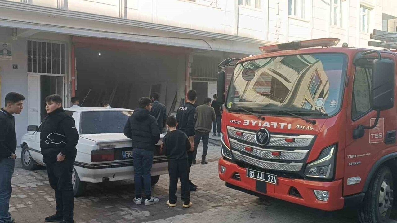 Mobilya Dükkanındaki Talaş Yangını Kontrol Altına Alındı