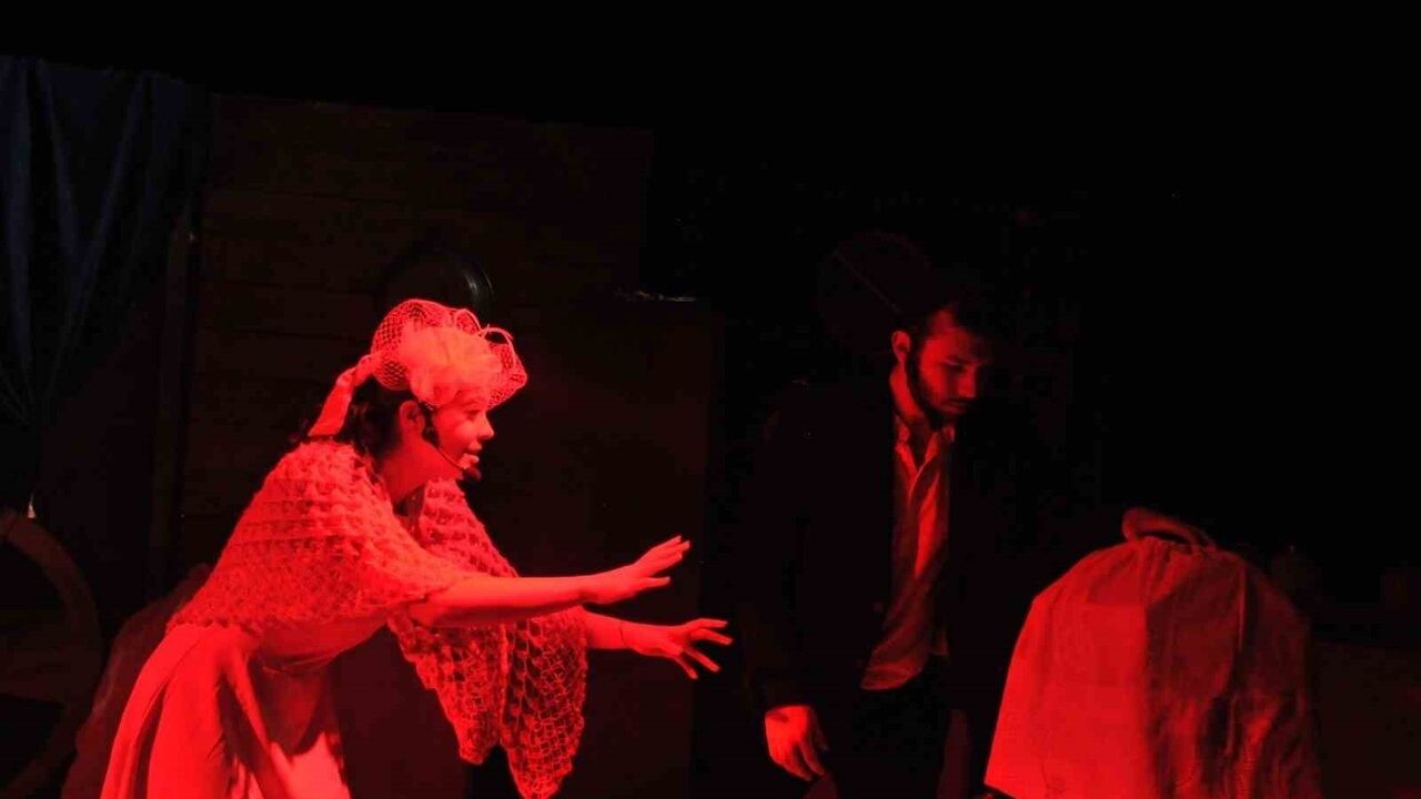 MSKÜ'de Strindberg Rüzgarı: Matmazel Julie Sahnelendi