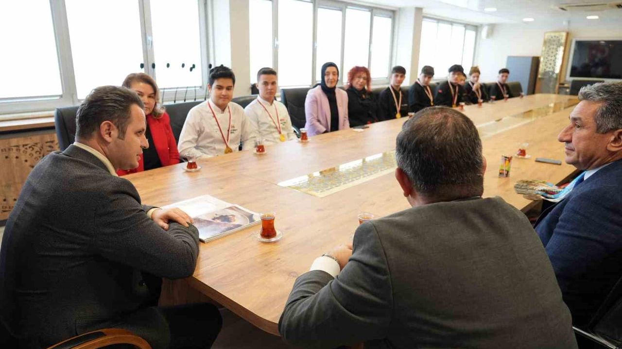 Muğla'nın Altın Madalyalı Öğrencileri Kutlandı