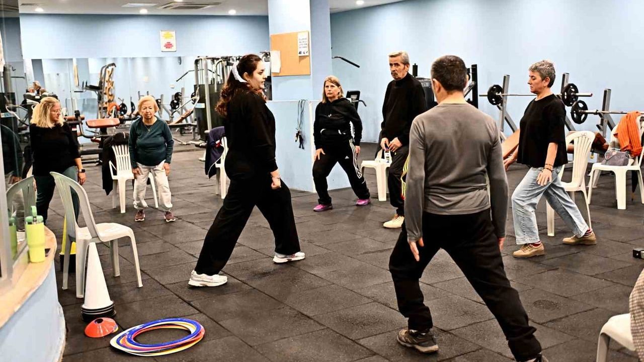 Muratpaşa Belediyesi'nden Parkinson Hastalarına Destek Ambiyansı