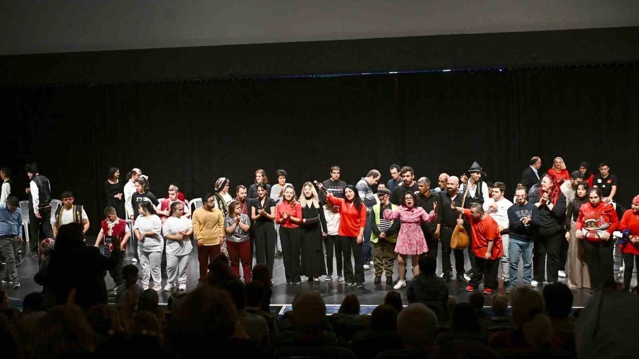 Muratpaşa’da Engelleri Aşan Özel Gösteri