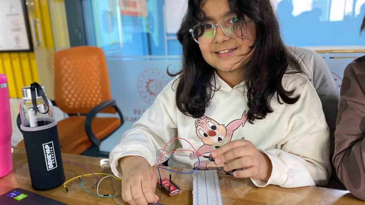 Muş'ta İleri Robotik Eğitimleri Devam Ediyor