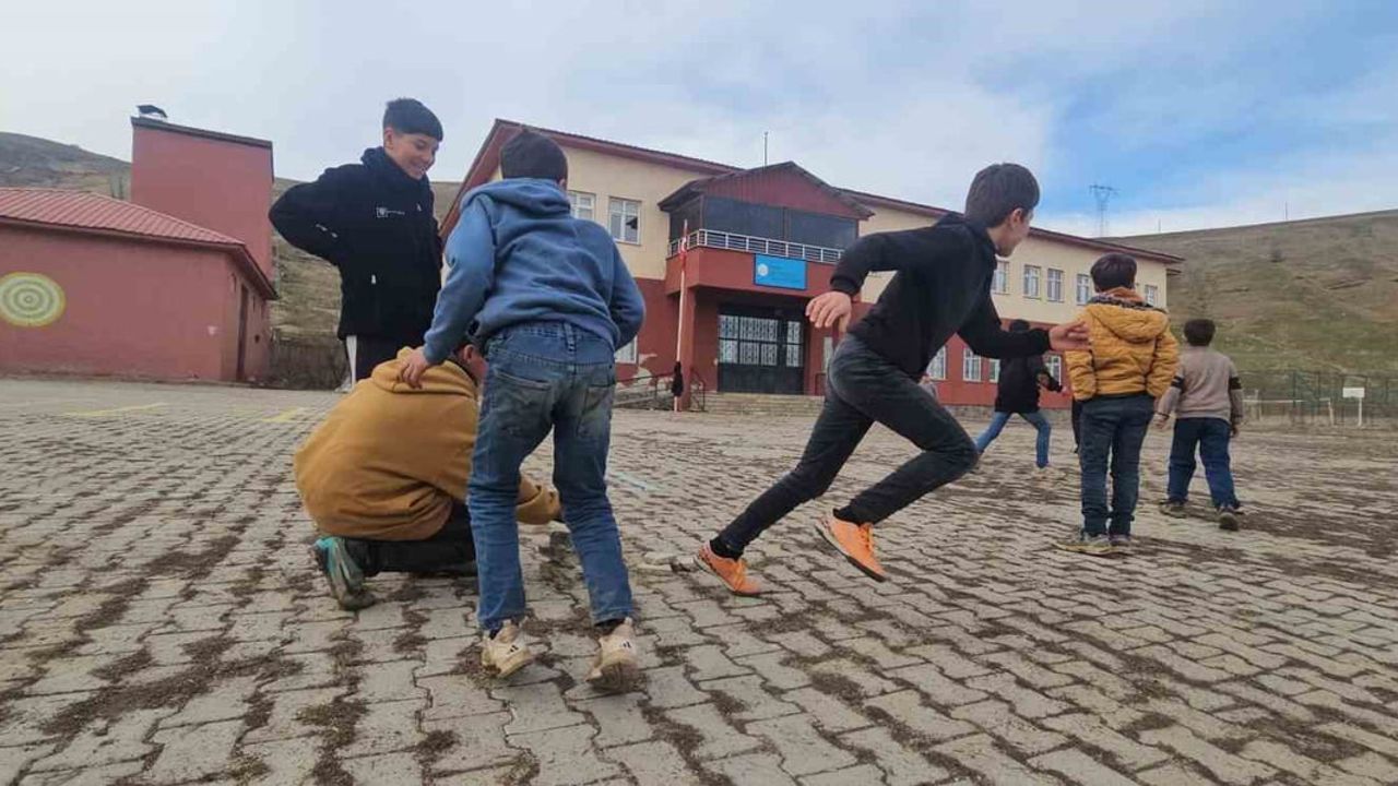 Muş'un Dağdibi Köyünde Geleneğin Sesi: Geleneksel Oyunlar