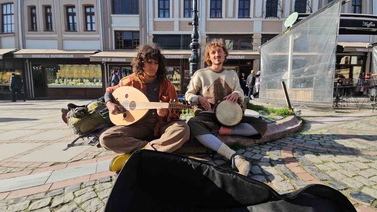 Müzik ile Seyahat Eden Avrupalı Gezginler