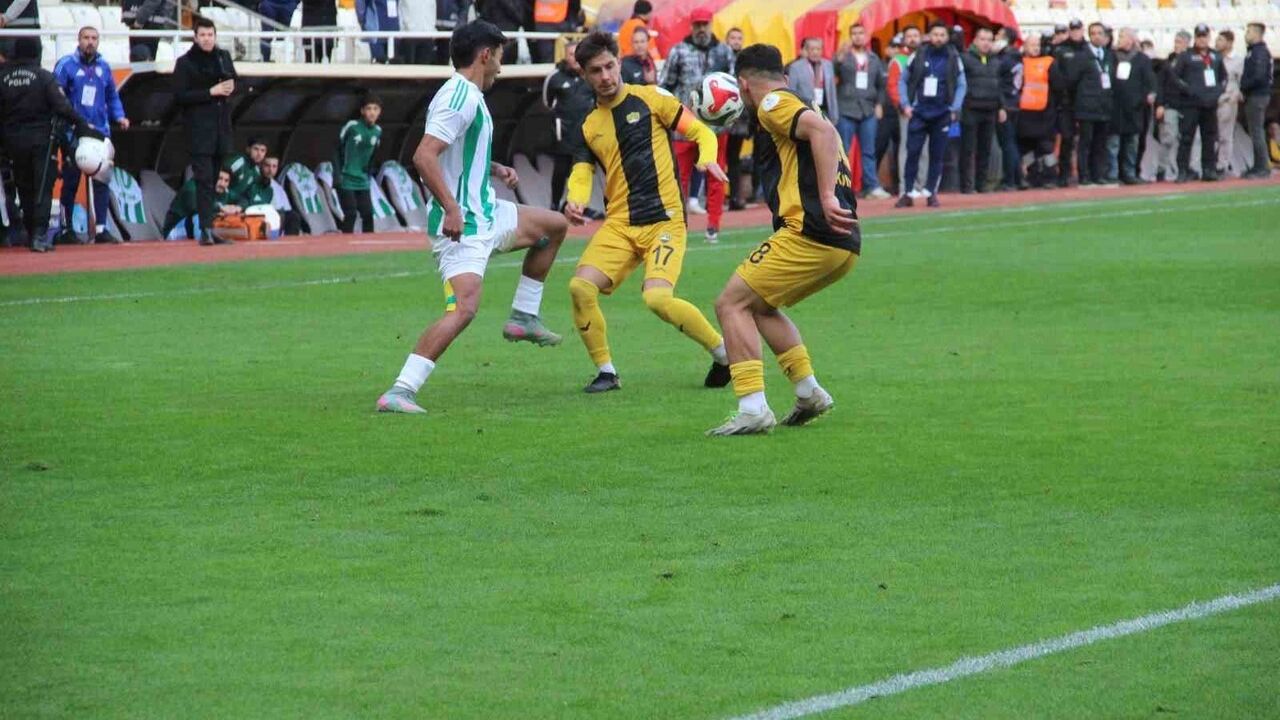 Nesine 3. Lig: Malatya Yeşilyurtspor ve Ağrı 1970 SK 0-0 Berabere Kaldı