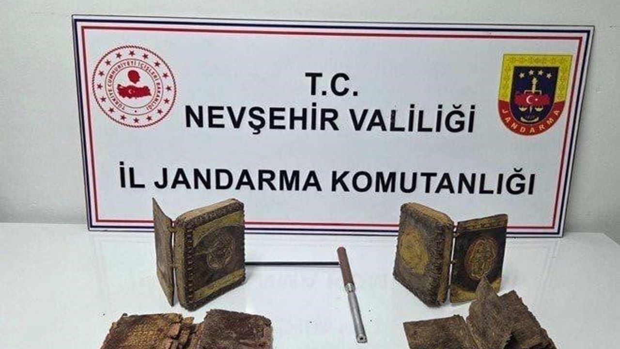 Nevşehir'de 2 Tarihi Tevrat Ele Geçirildi