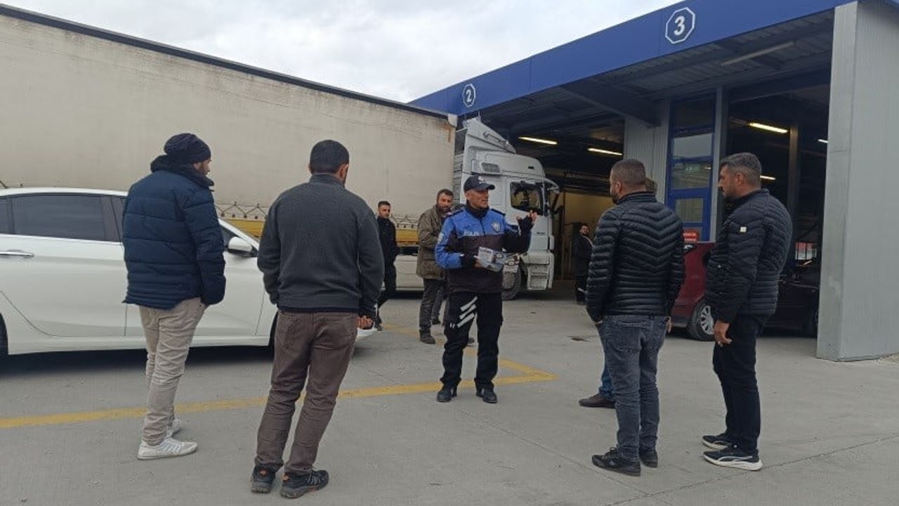 Niğde'de Araç Muayene İstasyonunda Güvenlik Bilgilendirmeleri Yapıldı
