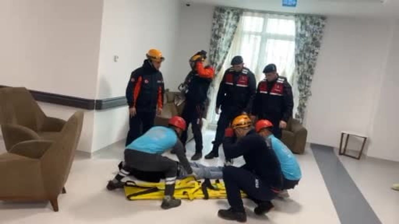 Niğde'de Gerçekçi Afet Tatbikatı Gerçekleştirildi