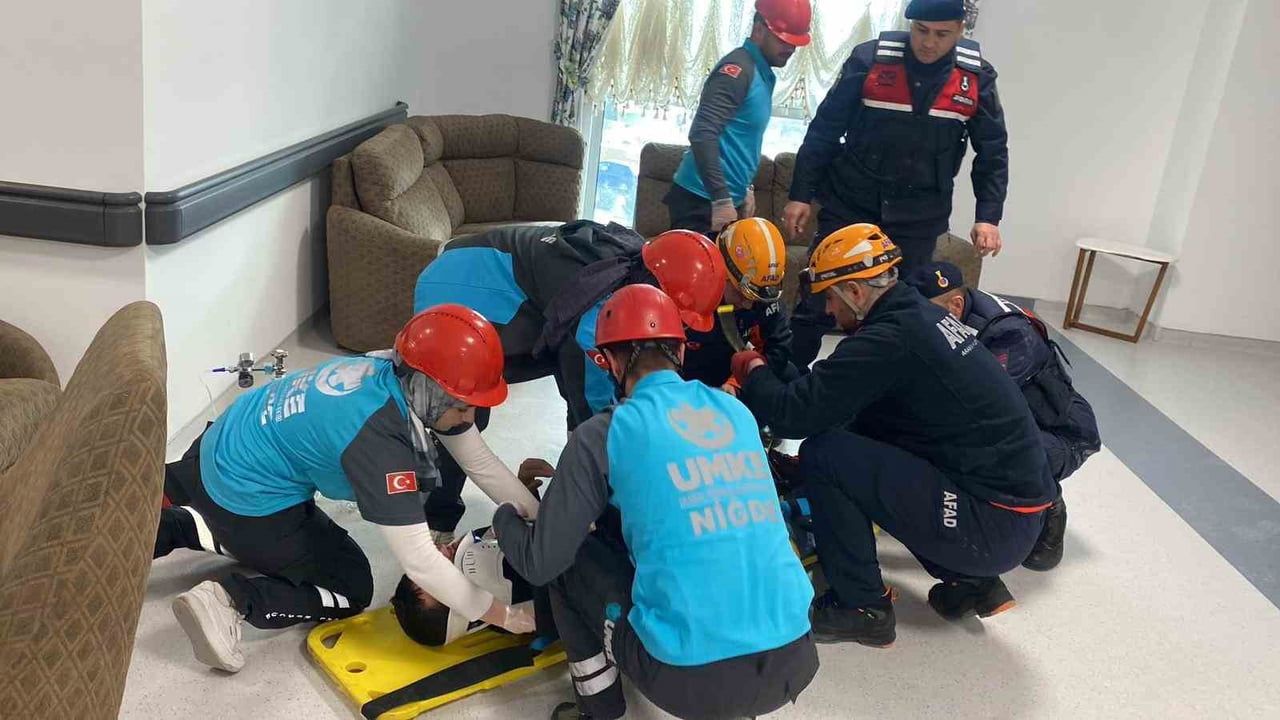 Niğde'de Gerçekçi Saha Tatbikatı Başarıyla Gerçekleştirildi