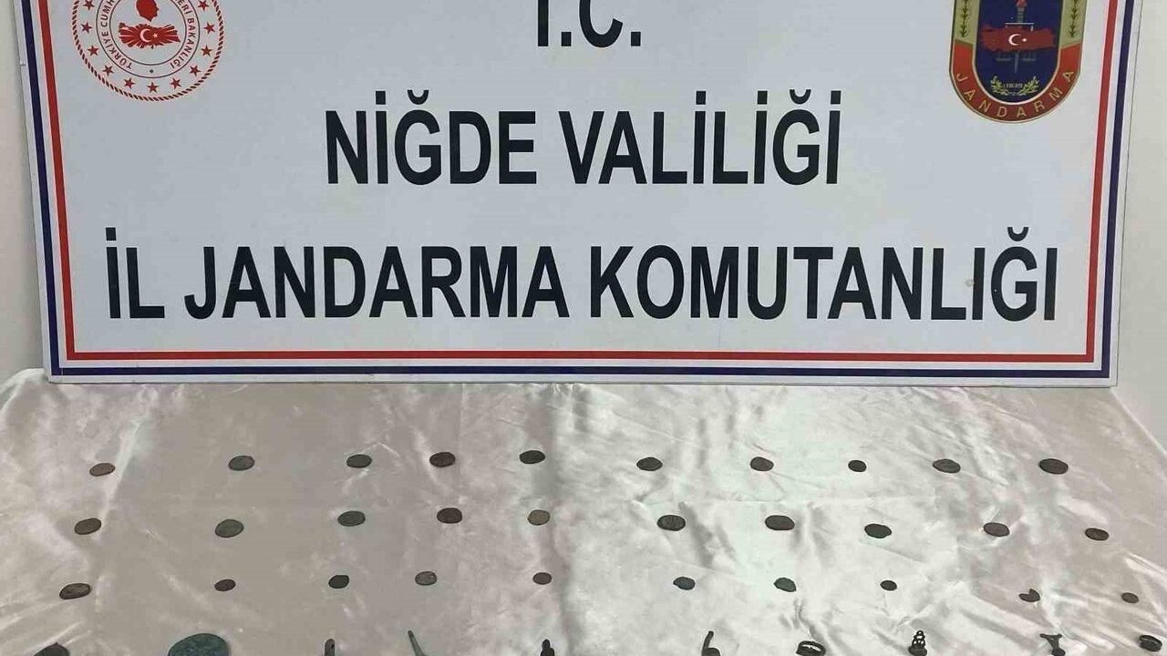 Niğde'de Tarihi Eser Kaçakçılığına Geçit Yok: 42 Parça Eser Ele Geçirildi