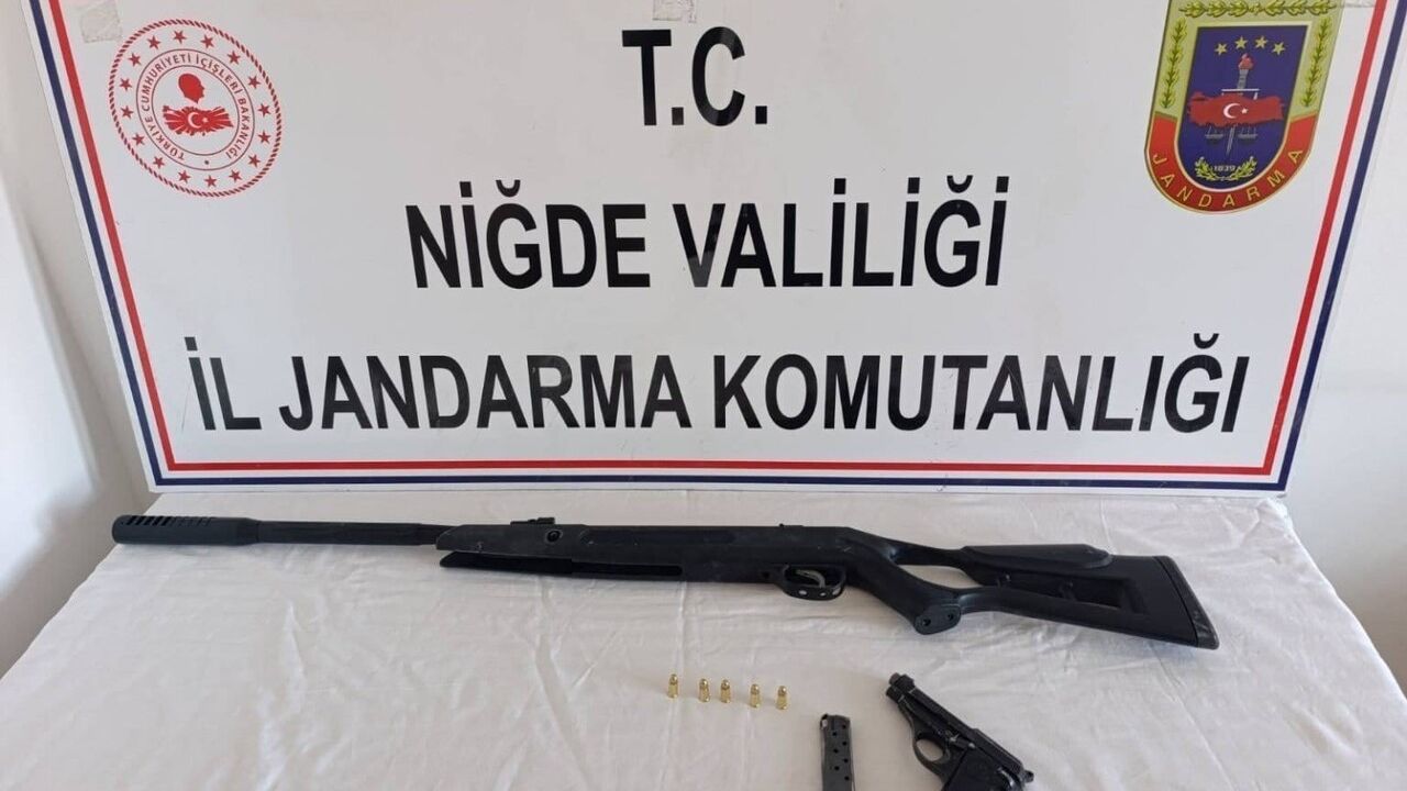 Niğde'de Yasadışı Silah Operasyonu: Üç Şüpheli Tutuklandı