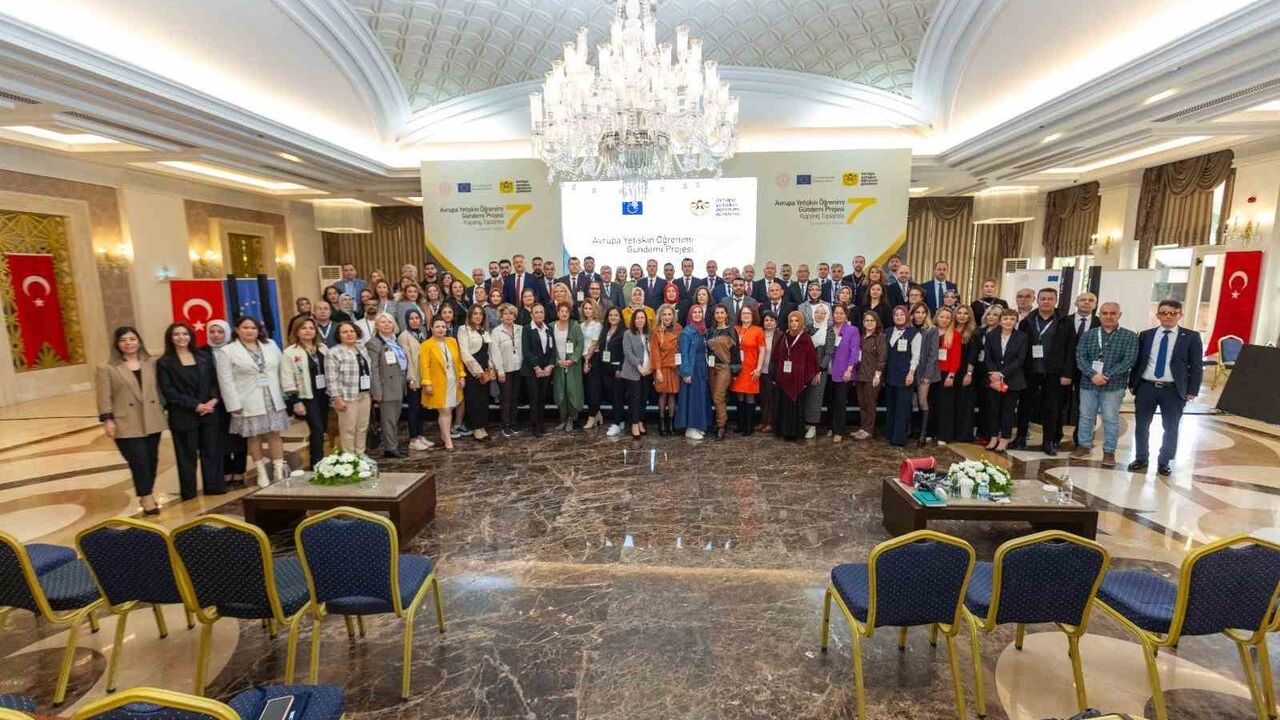 Niğde Halk Eğitimi Merkezi, Türkiye'nin En Başarılı 10 Kurumundan Biri Oldu