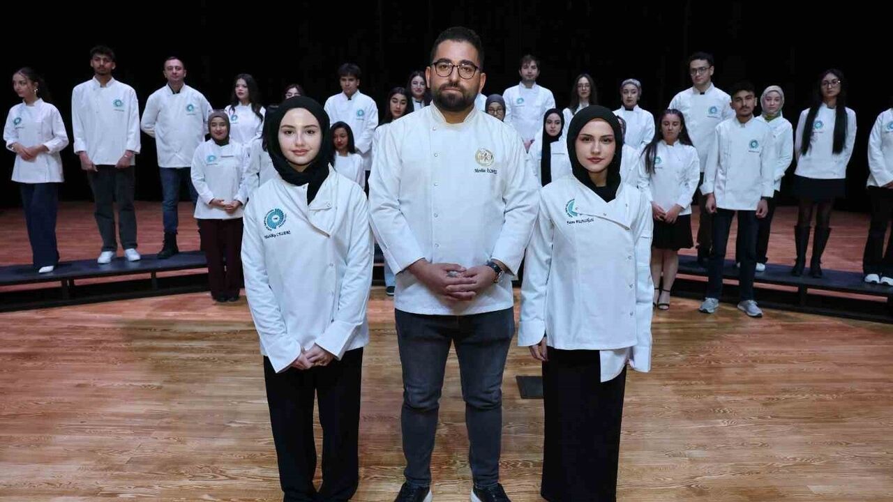 Niğde Üniversitesi Aşçılık Öğrencileri Beyaz Önlük Giydi