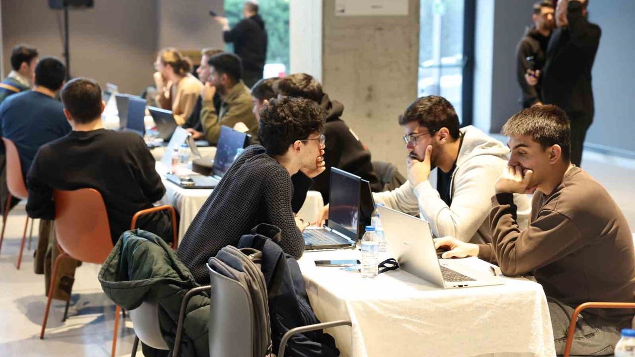 Nilüfer Belediyesi'nden Gençlere Yapay Zeka Desteği