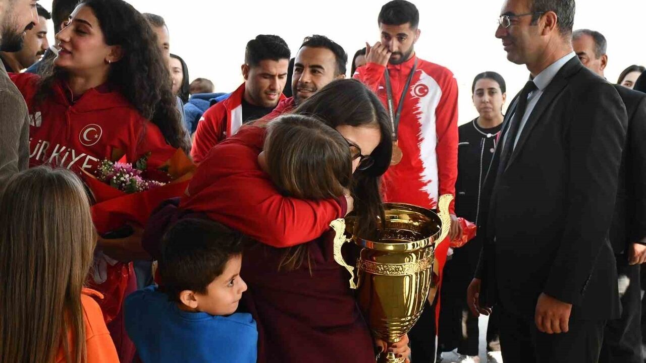 Nurselen Yalgatekin Şırnak'ta Coşkuyla Karşılandı