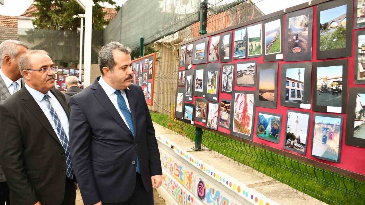 Öğrencilerin Gözünden Vezirköprü: Fotoğraf Sergisi Açıldı