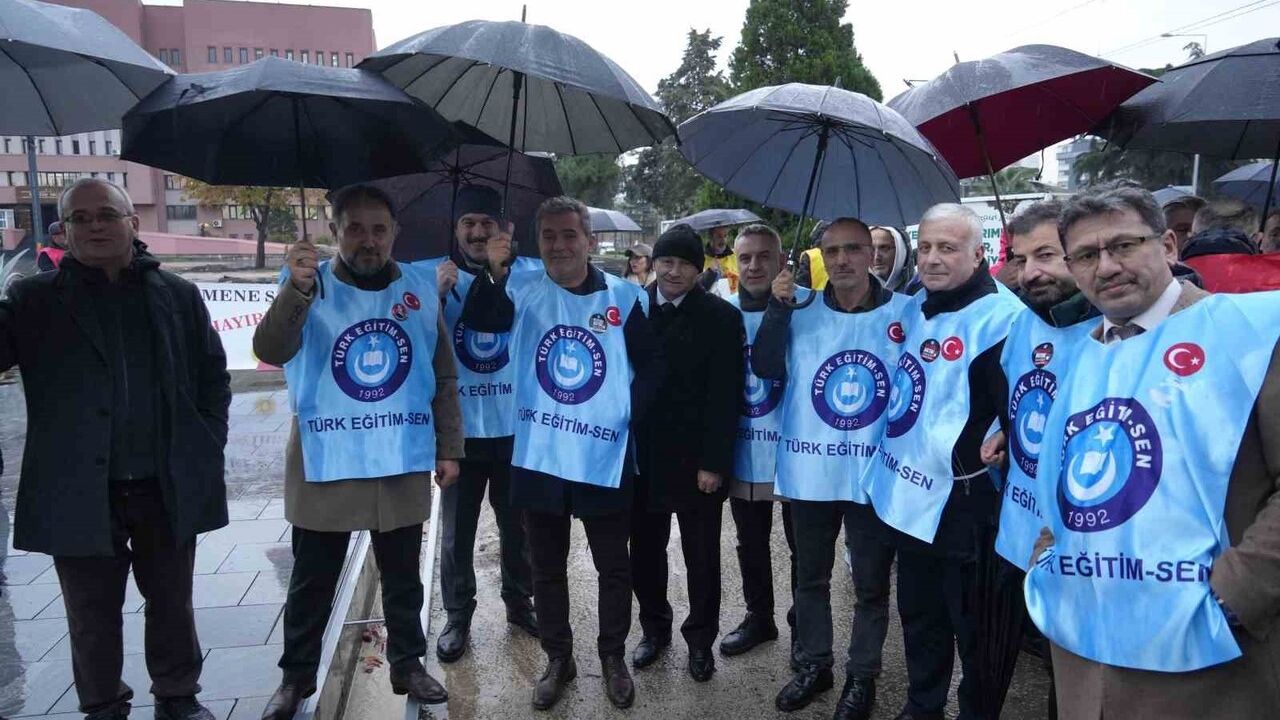 Öğretmenlere Yönelik Şiddet Olayı Tepki Topladı