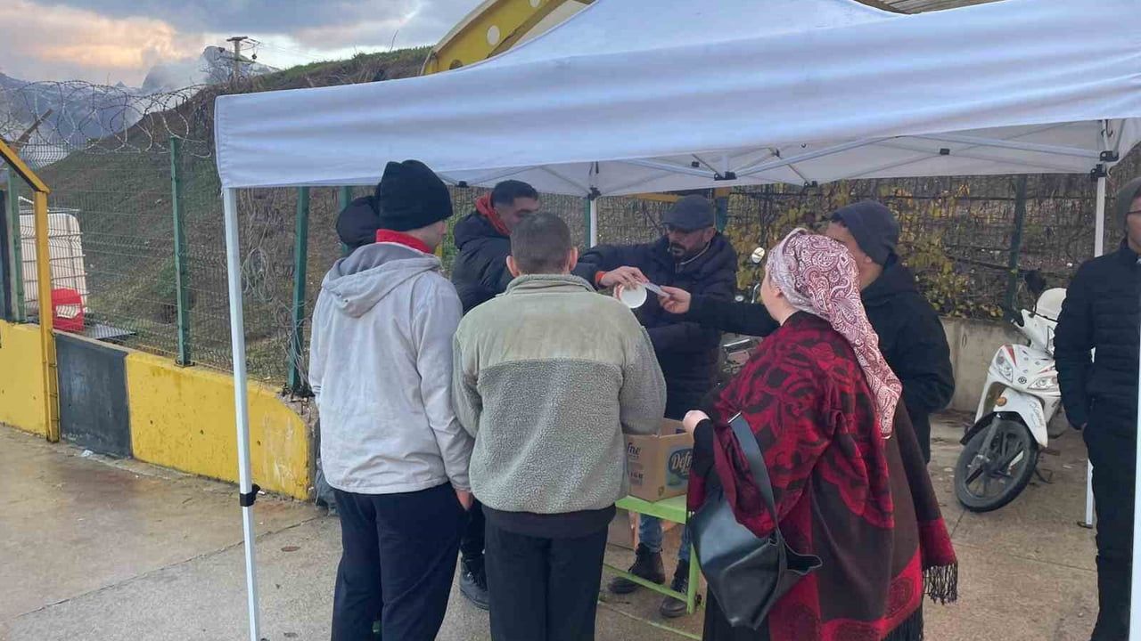 Osmaneli Belediyesi'nden İşçilere Sabah Çorbası İkramı