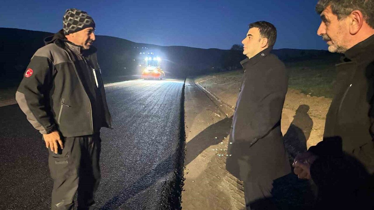 Osmaneli'de Köy Yollarında Asfalt Çalışmaları Devam Ediyor