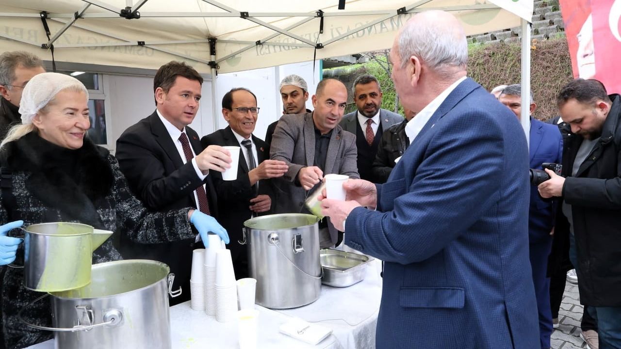 Osmangazi'de Vatandaşlarla Cuma Namazı