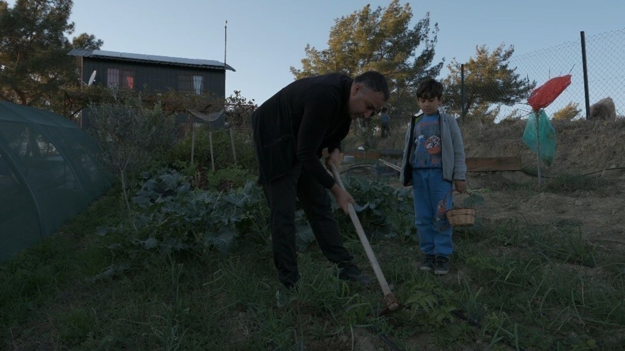 Osmaniye’de Deprem Sonrası Tarıma Yönelen Mahmut Yıldız