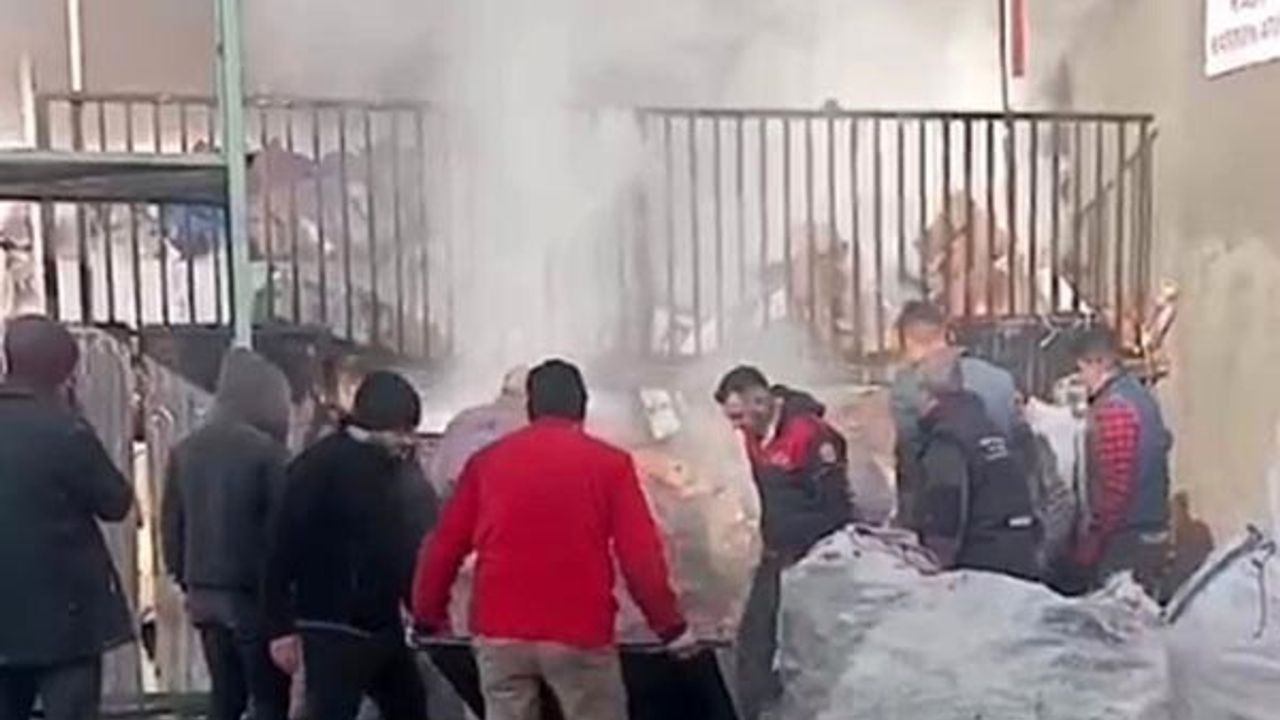 Osmaniye'de Geri Dönüşüm Tesisinde Yangın Paniği
