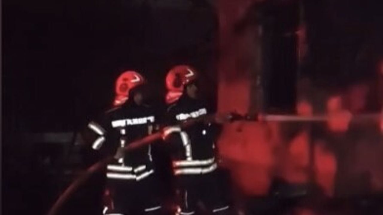 Osmaniye'de Mutfak Tüplerinin Bulunduğu Evde Yangın Çıktı