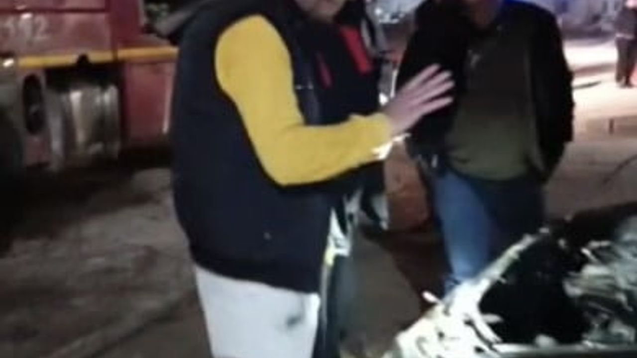 Osmaniye'de Park Halinde Otomobil Yangını