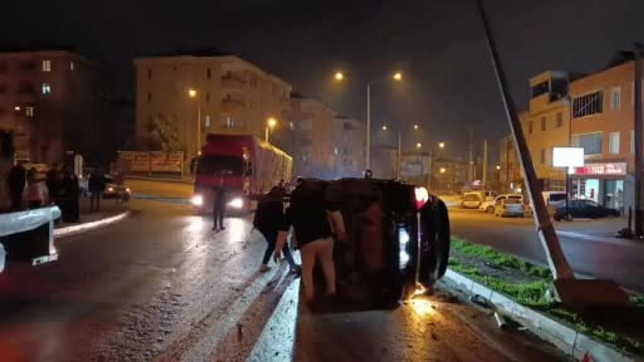 Otomobil Takla Attı, 3 Yaralı