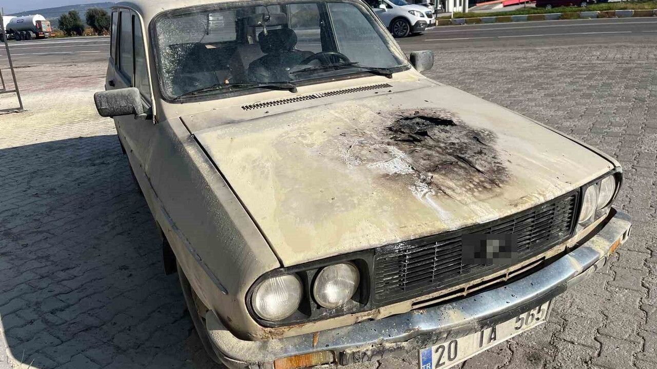 Otomobil Yangını Denizli'de Maddi Hasara Neden Oldu