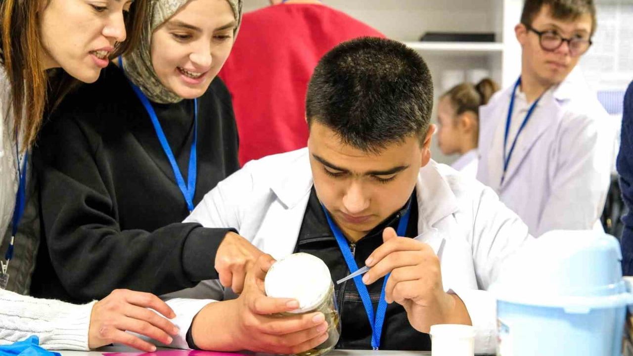 Özel Eğitim Öğrencileri Bilimle Buluştu