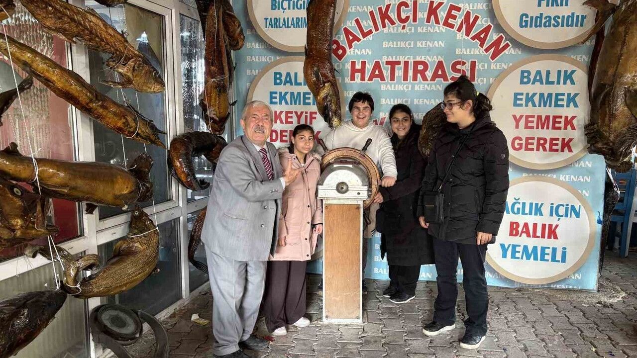 Özel Gereksinimli Bireyler Deniz Müzesi'nde