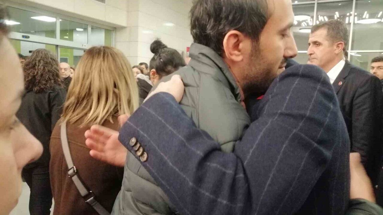 Özgür Özel'in Acı Günü: Gülşah Durbay'ın Vefatı