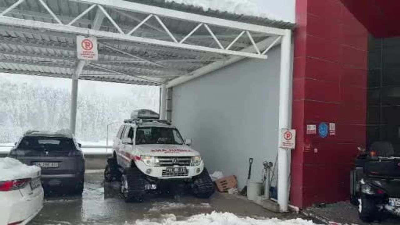 Paletli Ambulans Zorlu Kış Koşullarında Hastaya Ulaştı