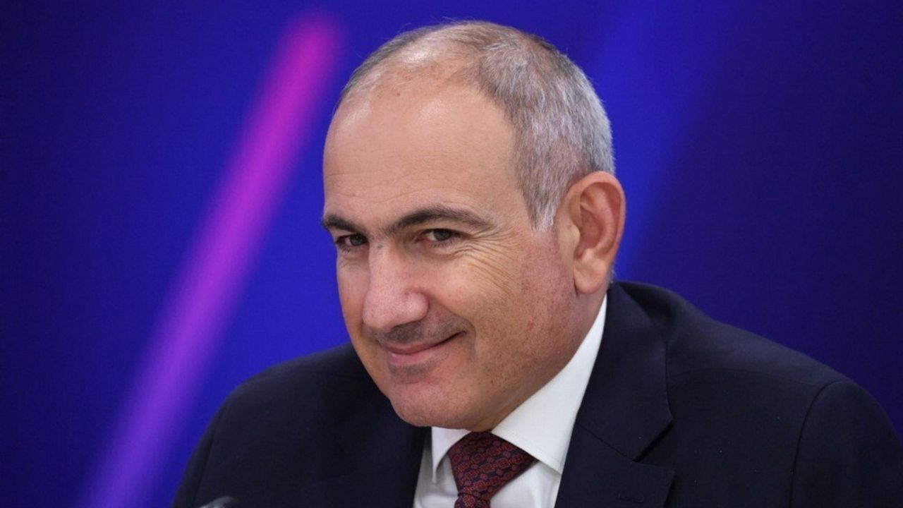 Paşinyan'dan Demiryolu Yeniden İnşa Talebi