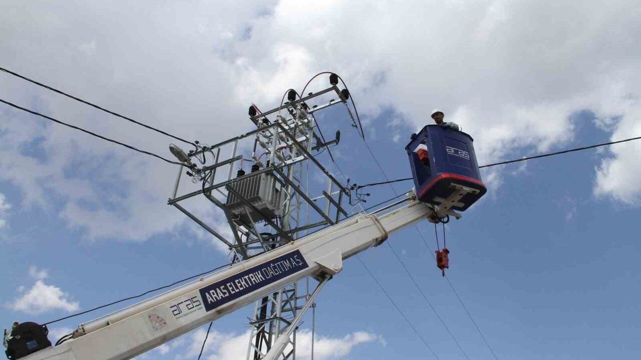 Patnos’ta Elektrik Altyapısına Yatırım