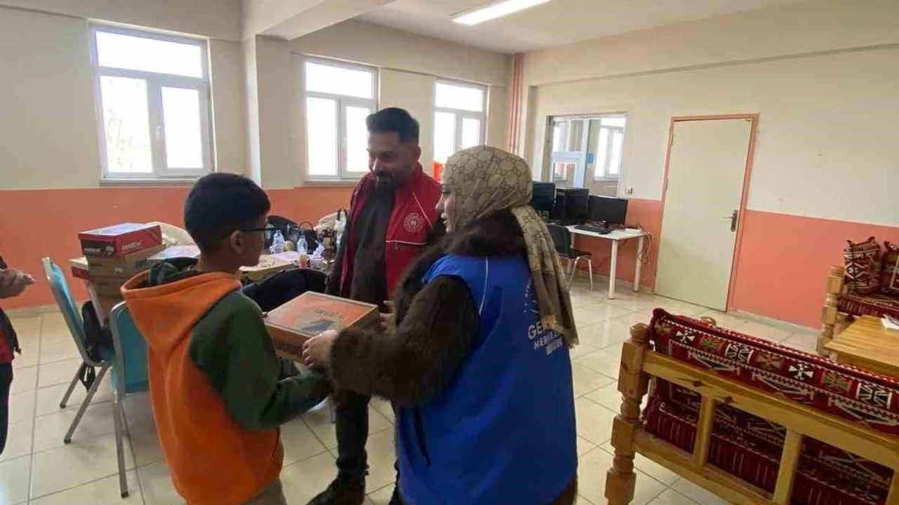 Patnos'ta Öğrencilere Destek Etkinliği