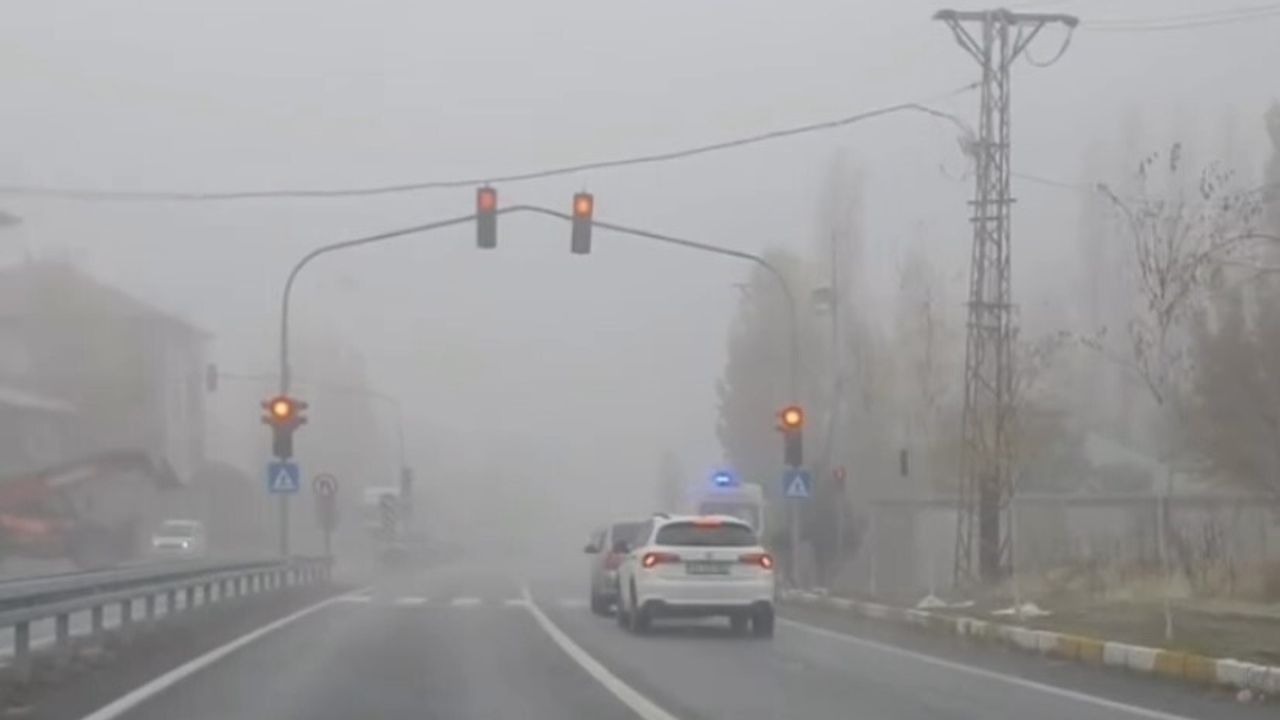 Patnos’ta Yoğun Sis Ulaşımı Aksattı