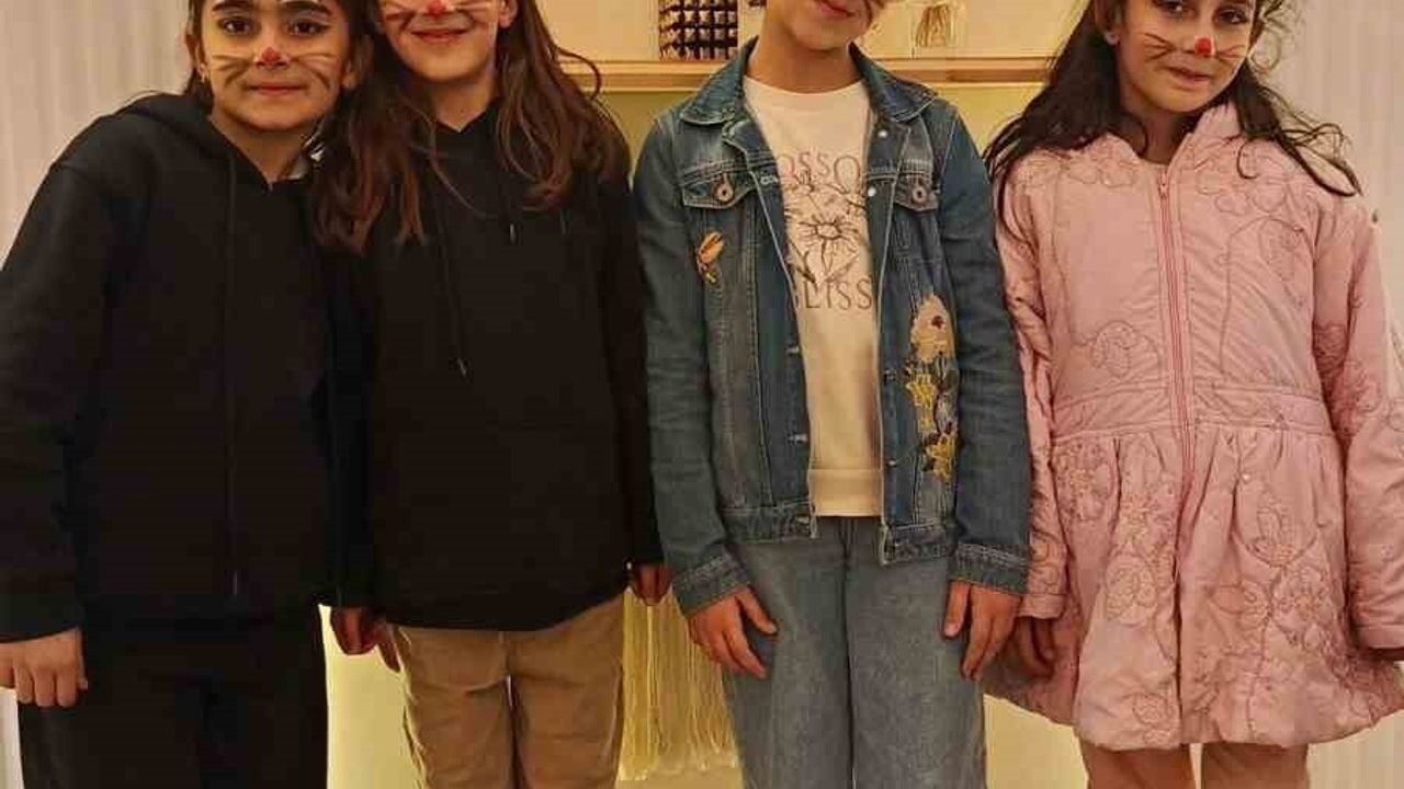 Patnoslu Öğrenciler 'Toti ile Poti' Oyununu İzledi