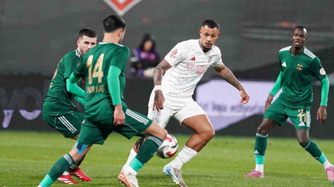 Pendikspor ve Esenler Erokspor Golsüz Beraberlik