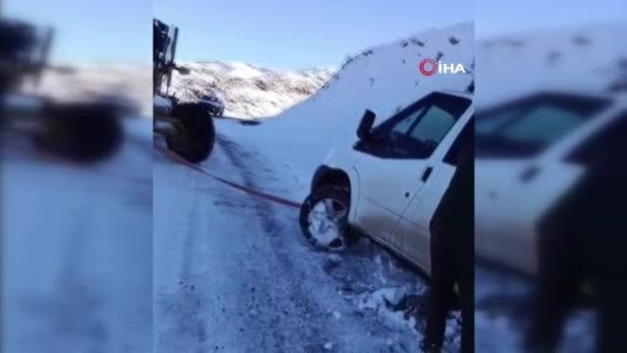 Pervari'de Yolcu Minibüsü Devrildi