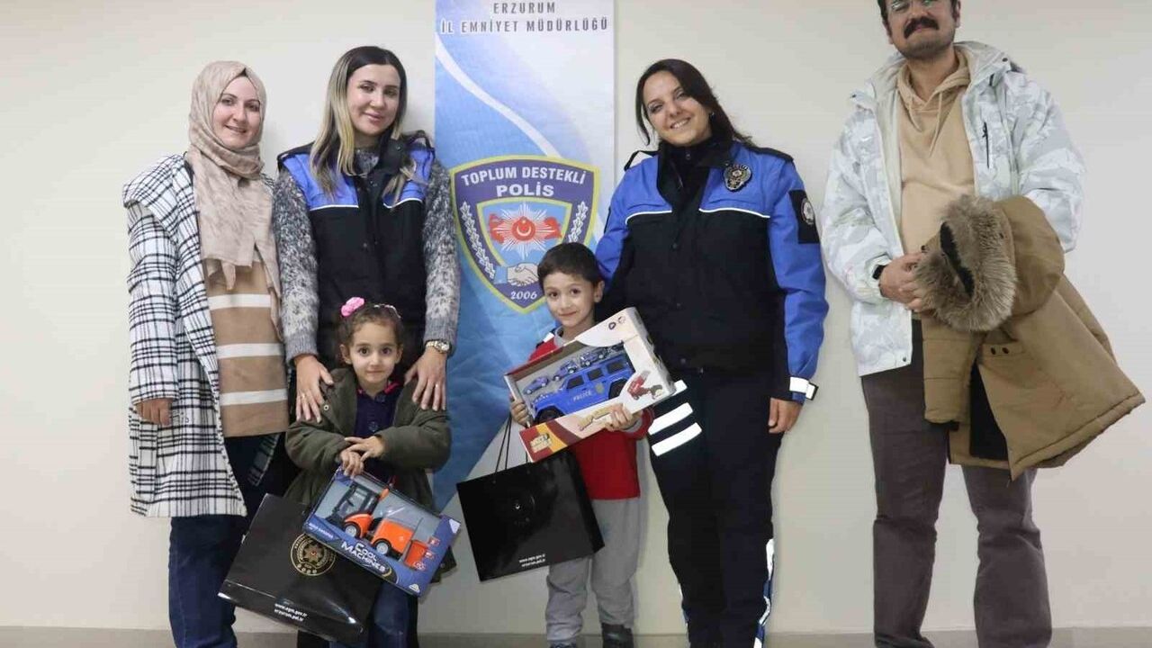 Polisten Yürekleri Isıtan Destek: Kaybolan Oyuncak İçin Yardım